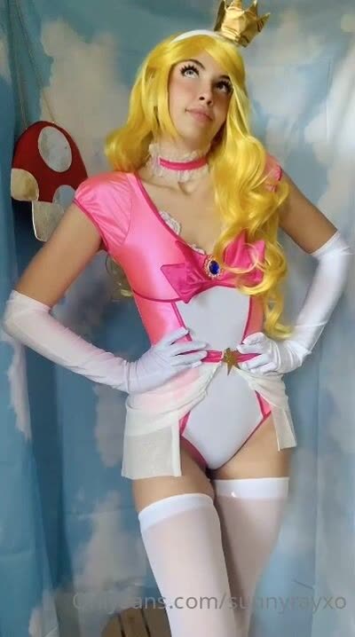 Cute Blonde Princess Sunny Ray Spreads Her Pussy And Rubs It